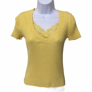 NEW August Silk Sweater Womens Small, S, Pullover Short Sleeve Yellow Lace Trim